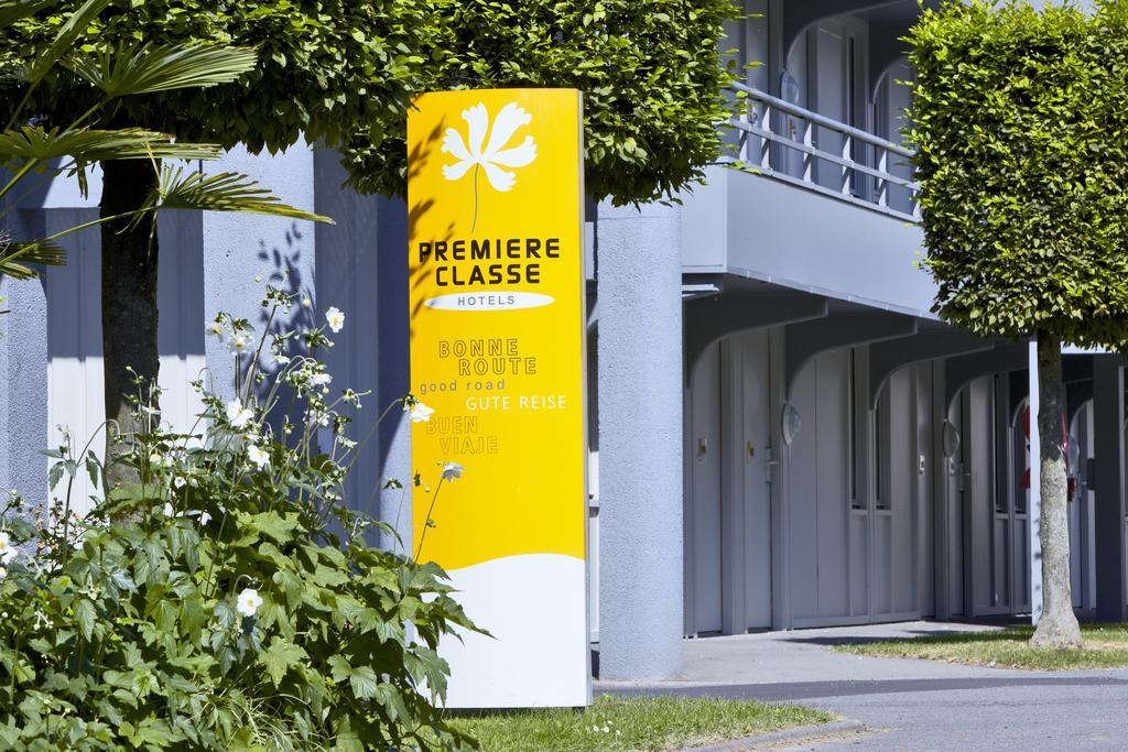Premiere Classe Versailles - Saint Cyr L'Ecole Hotel Exterior foto
